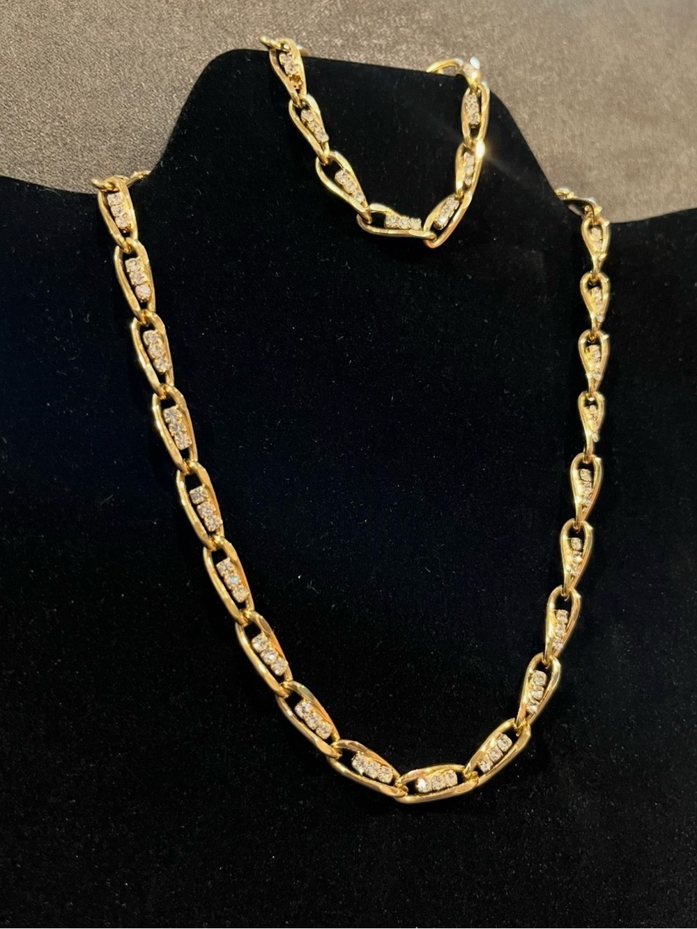 ✨ Gold Tone Crystal Link Necklace & Bracelet Set✨